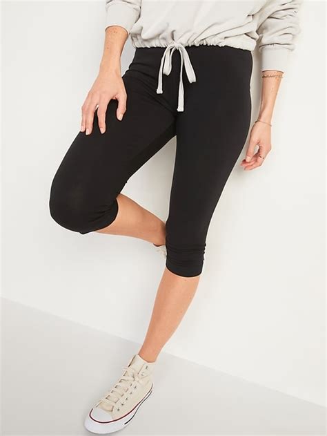 old navy capri leggings.